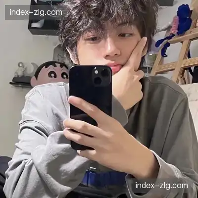潘霖柠